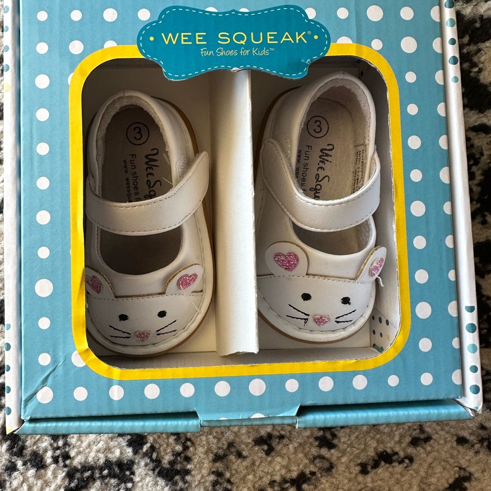 Wee Squeak girls size 3 mouse in excellent condition